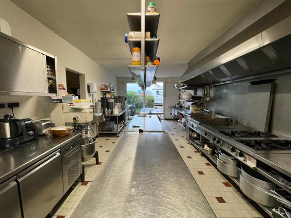 Fond de commerce et murs, bar restaurant à Lons le Saunier