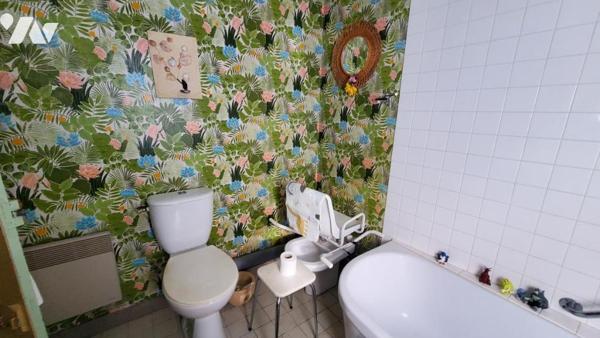 Maison de caractère au cœur de Liré – 1 hectare de terrain – Fort potentiel -215 m²