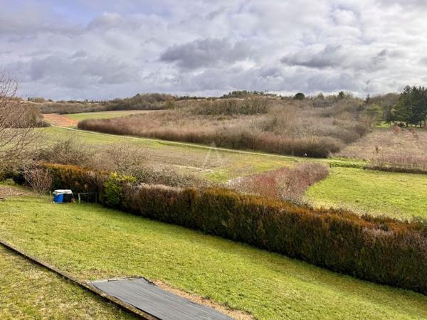 Ruelle-sur-Touvre : Maison 3 chambres  Vue campagne  Terrain 3 400 m²  Quartier calme