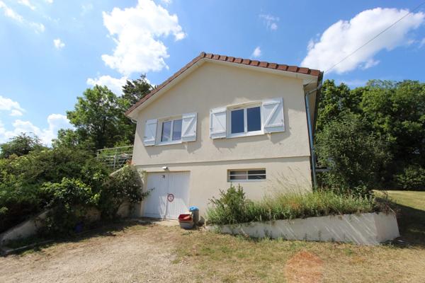 Maison à vendre 5 pièces de 106 m² à SAINTE MARIE SUR OUCHE (21), terrain de 2213 m² arboré.