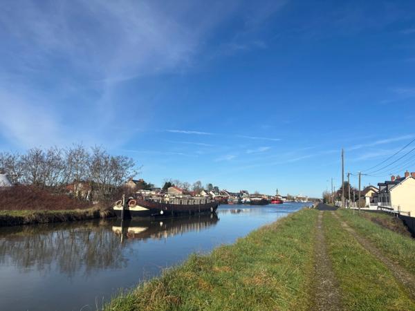 Maison à vendre 15 pièces proche de MARSEILLES LES AUBIGNY (18)