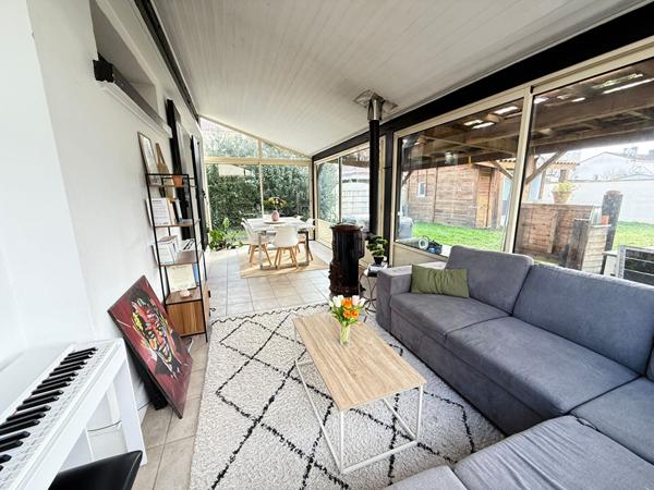 Maison rénovée dans un environnement calme à proximité des commodités