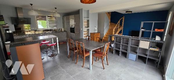 MAISON MITOYENNE RÉCENTE À DOUBS