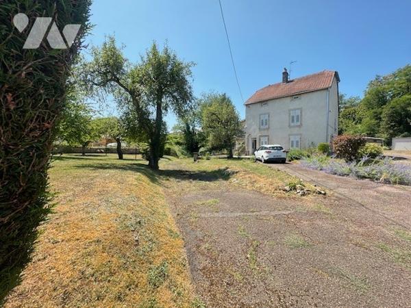 Maison comprenant deux logements indépendants avec aisances et dépendances à ECHENOZ LA MELINE