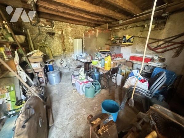 Maison comprenant deux logements indépendants avec aisances et dépendances à ECHENOZ LA MELINE