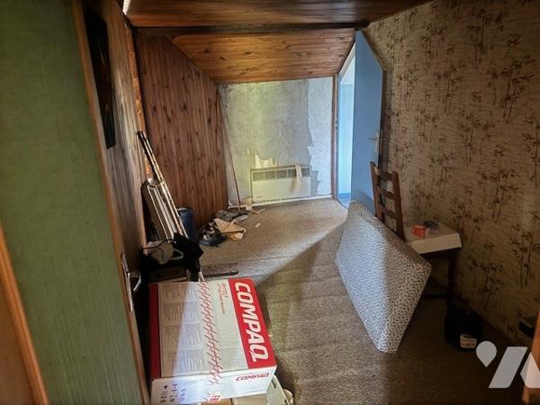 Maison comprenant deux logements indépendants avec aisances et dépendances à ECHENOZ LA MELINE