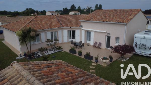 Maison à vendre 7 pièces 187 m² Saint-Romain-de-Benet