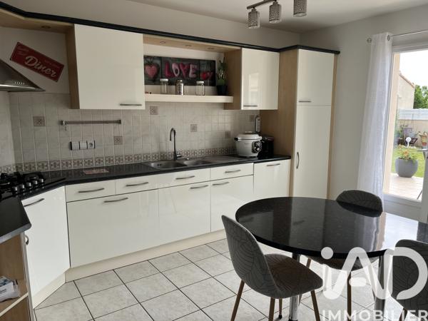 Maison à vendre 7 pièces 187 m² Saint-Romain-de-Benet