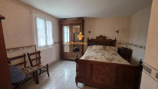 Vente                                                      Maison
                        
                     7 pièces                      115 m2                     à Saint-Pé-de-Bigorre