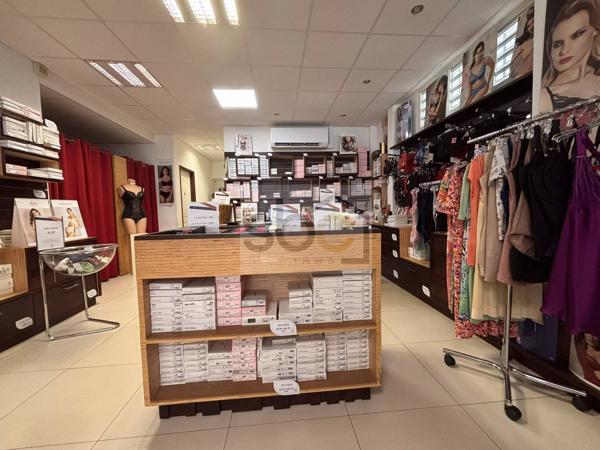 Fonds de commerce 85m² — Cayenne centre Bail tous commerces
