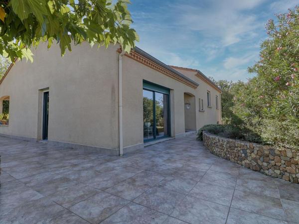 Maison familiale 4 chambres avec jardin, garage et terrain piscinable