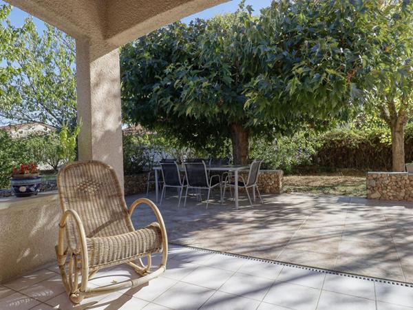 Maison familiale 4 chambres avec jardin, garage et terrain piscinable