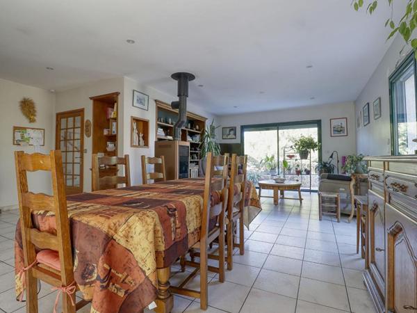 Maison familiale 4 chambres avec jardin, garage et terrain piscinable