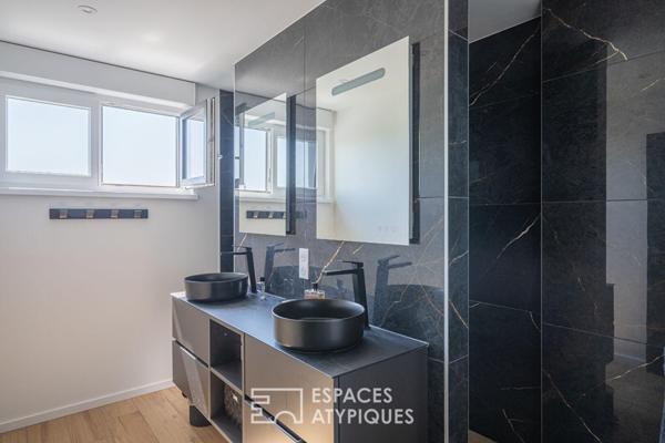 Maison contemporaine et sa piscine