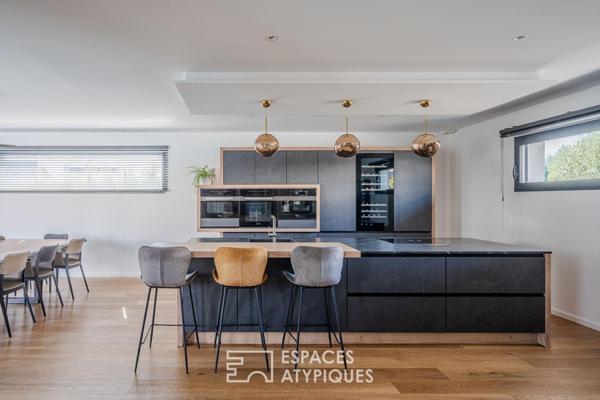 Maison contemporaine et sa piscine