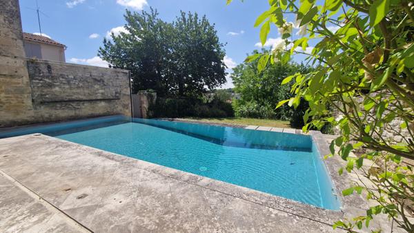 Maison - 9 pièces - 205 m²