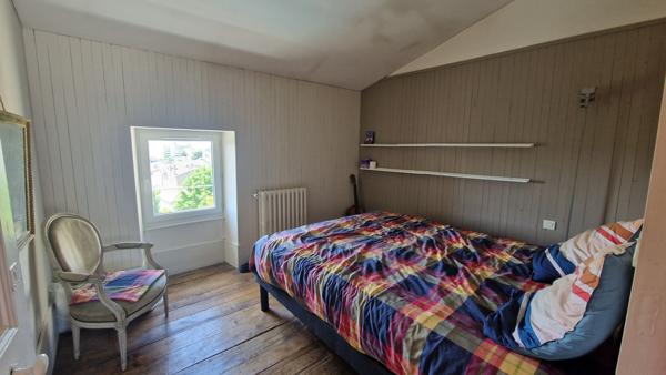 Maison - 9 pièces - 205 m²