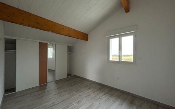 Maison à louer    5 pièces •  Balanzac