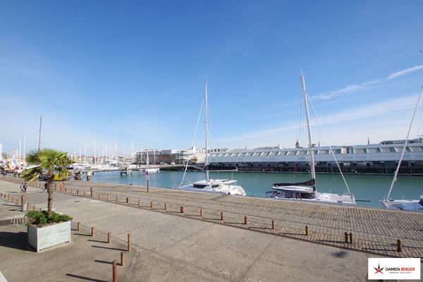 La Ville en Bois. Bassin des chalutiers. La rochelle