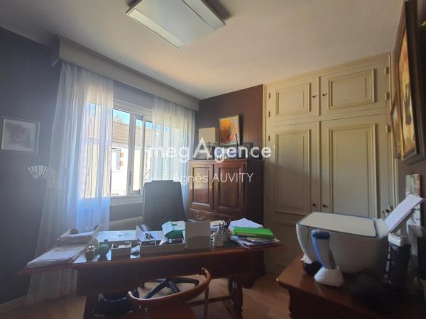 Maison à MONTLUCON, 03100 - 6 pièces 150m²