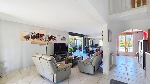 Maison spacieuse sur sous-sol total à vendre à 7 minutes de Coubert