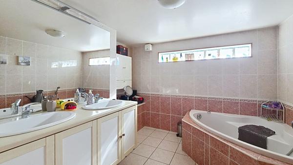 Maison spacieuse sur sous-sol total à vendre à 7 minutes de Coubert