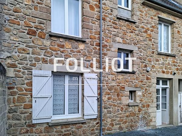 A VENDRE CENTRE DE PERIERS GRANDE MAISON DE VILLE-TERRAIN-GARAGES