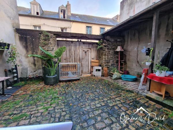 IMMEUBLE MORLAIX 3 APPARTEMENTS + GARAGE À RÉNOVER
