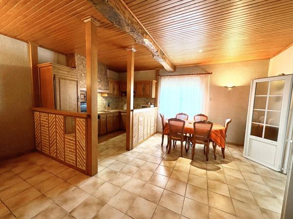 Maison 3CH + 3 garages + dependances + terrain 1101 m2