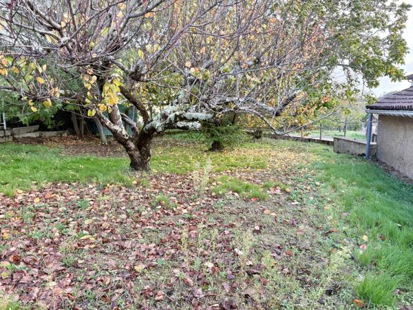 Maison 3CH + 3 garages + dependances + terrain 1101 m2