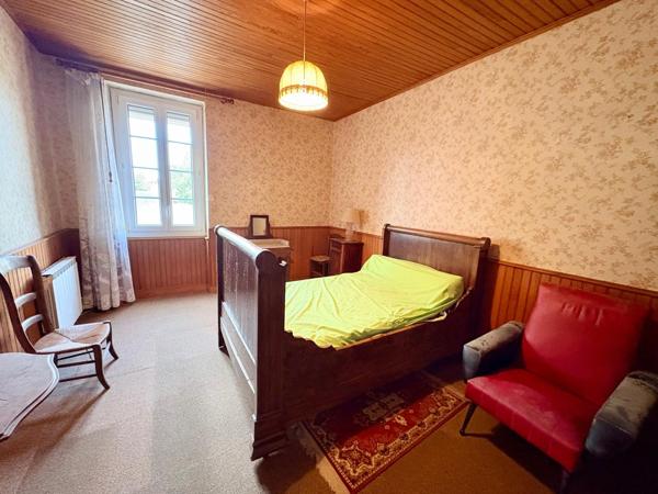 Maison 3CH + 3 garages + dependances + terrain 1101 m2