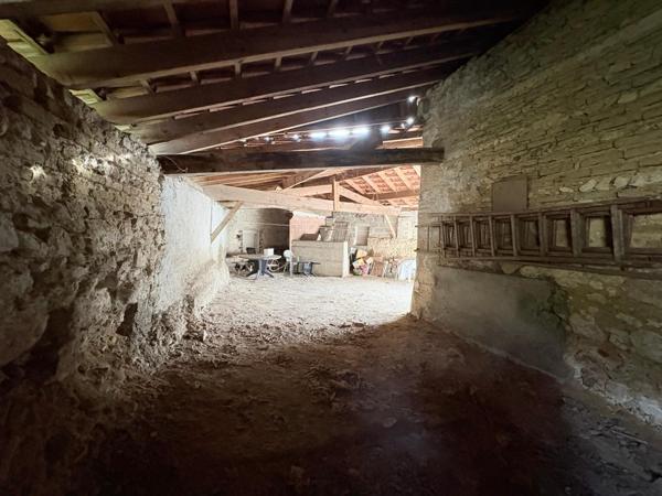 Maison 3CH + 3 garages + dependances + terrain 1101 m2