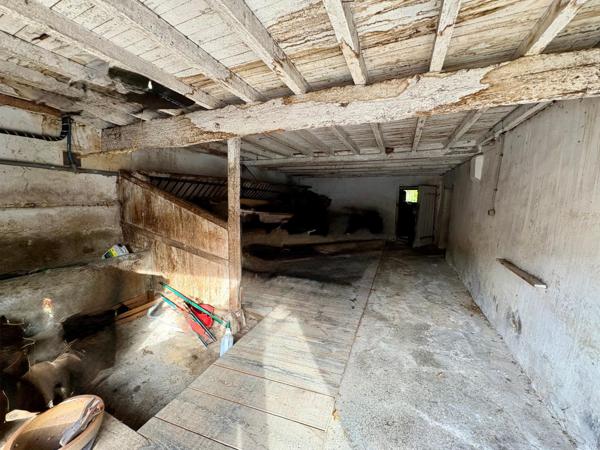 Maison 3CH + 3 garages + dependances + terrain 1101 m2