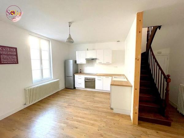 Maison de ville rénovée  Quartier vivant, proche ...