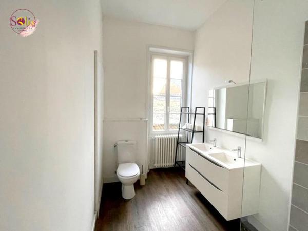 Maison de ville rénovée  Quartier vivant, proche ...