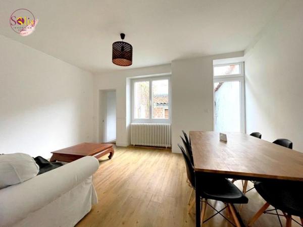 Maison de ville rénovée  Quartier vivant, proche ...