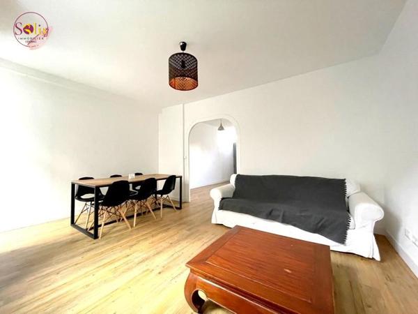 Maison de ville rénovée  Quartier vivant, proche ...