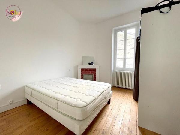 Maison de ville rénovée  Quartier vivant, proche ...