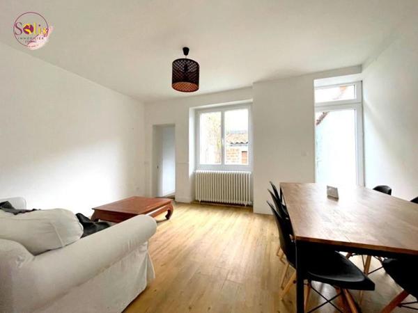 Maison de ville rénovée  Quartier vivant, proche ...