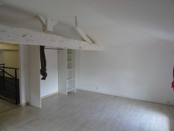 MAISON DE VILLAGE AVEC RAPPORT LOCATIF