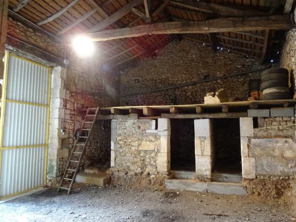 MAISON DE VILLAGE AVEC RAPPORT LOCATIF