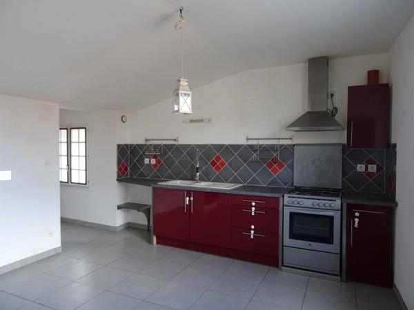 MAISON DE VILLAGE AVEC RAPPORT LOCATIF