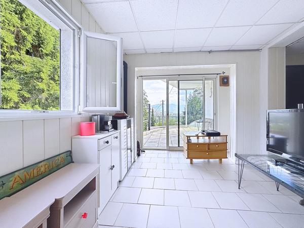 Hauteurs de Saint-Étienne-de-Crossey, maison avec piscine et appartement indépendant