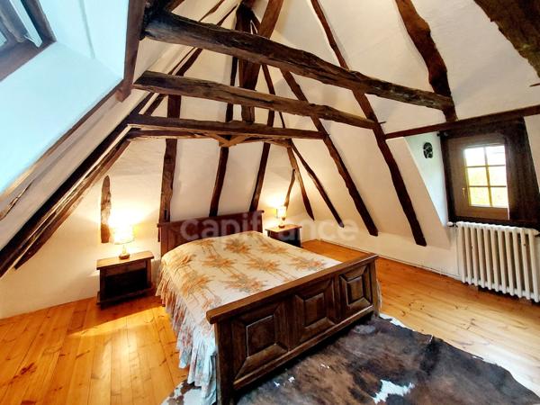 A vendre. Ensemble de 250m² à Tursac (24) avec maison d'habitation, gîte, piscine lagon sur près de 1,5 hectares de terrain en partie boisé. possibilité de création d'une auberge