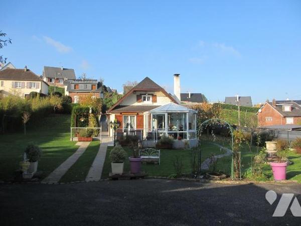 Pavillon de 148m² habitables  sur un terrain de 1606m²  vendu en nu-propriété (reserve du droit...