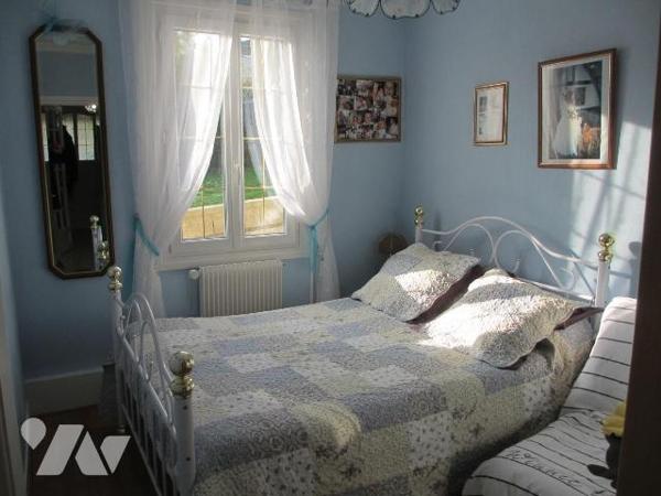 Pavillon de 148m² habitables  sur un terrain de 1606m²  vendu en nu-propriété (reserve du droit...