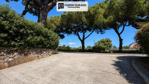 DOUBLE GARAGE FERMÉ  24 m²  MANDELIEU-LA-NAPOULE RÉSIDENCE LES 3 RIVIÈRES