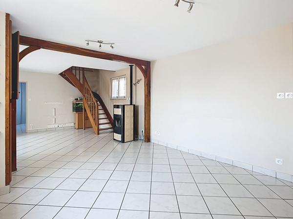 A VENDRE à TRELAZÉ Maison ancienne 4 chambres, 400 m² de jardin !