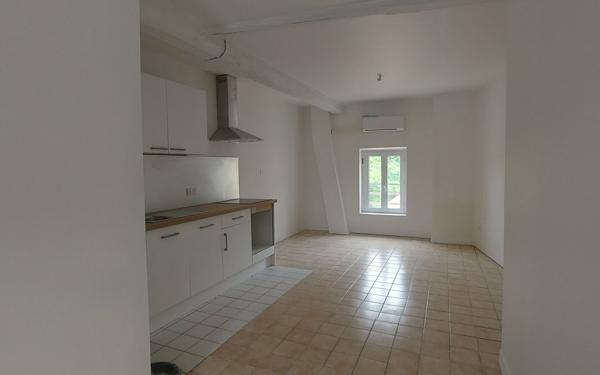 Appartement à louer    1 pièce • 27,52 m2 Nogent-l'Artaud