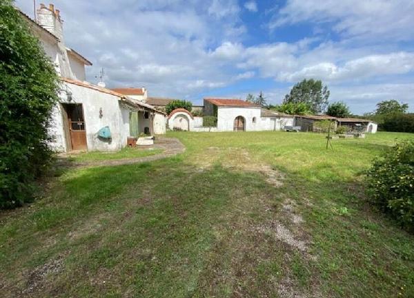 Maison à vendre    5 pièces •  Cozes